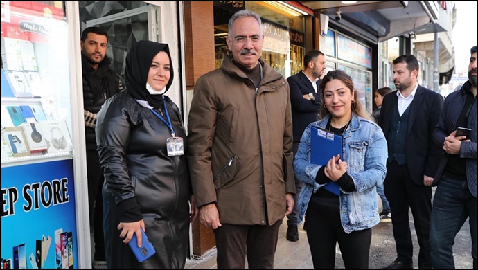 Eyyübiye Belediye Başkanı Mehmet Kuş SSK Caddesi’nde Halkla Buluştu