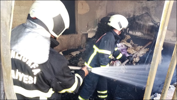 Eyyübiye'de mesken yangını: İtfaiye müdahale etti-(VİDEO)