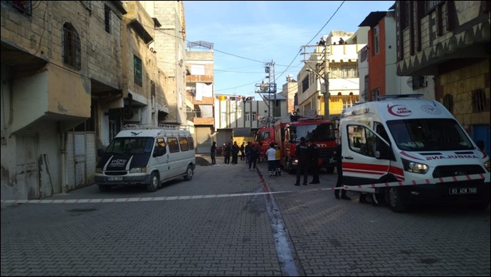 Eyyübiye'de rehine krizi! İki yengesini bıçakla rehin aldı-(VİDEO)