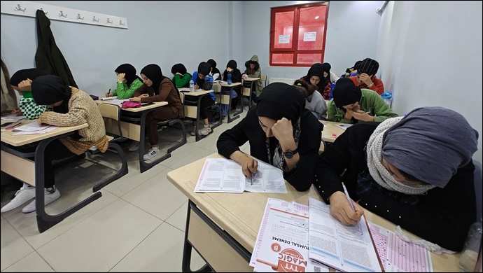 Eyyübiyeli Gençler Sınavlara Sıkı Hazırlanıyor