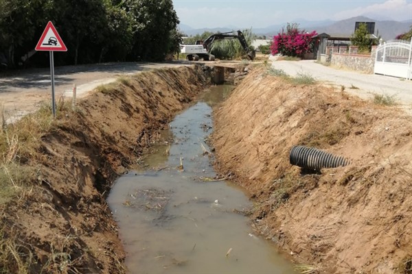 Fethiye'de 37 kilometre dere temizliği yapıldı