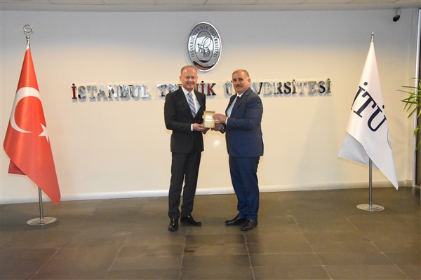 Ford Otosan çalışanları, Elektrikli Araçlar Eğitim Programı ile geleceğe bugünden hazır