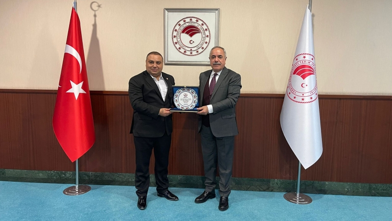 Gazeteci Aydoğan’dan Bakan Yardımcısı Tunç'a Anlamlı Ziyaret ve Plaket