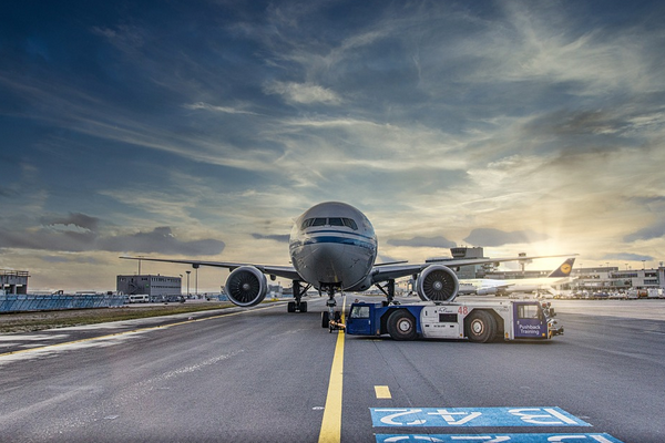 Gazze'ye yardım malzemelerini taşıyan uçak Mısır’a ulaştı