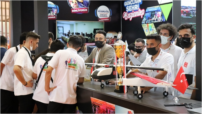 Genç Dostu Şehirler Kongre Ve Sergisi’nde Büyükşehir Projeleri Gençlerle Buluştu
