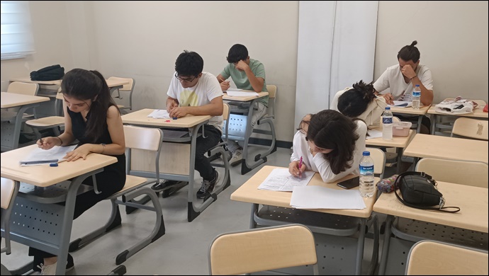 Gençler Büyükşehir İle Sınavlara Hazırlanıyor