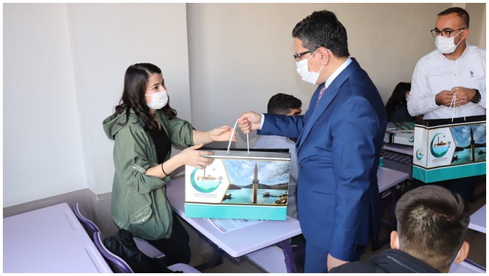 Gençler Üniversiteye Halfeti Belediyesinin desteğiyle hazırlanıyor