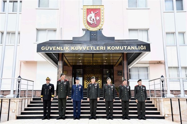 Genelkurmay Başkanı Orgeneral Gürak, KKTC kamutanlıklarında incelemelerde bulundu