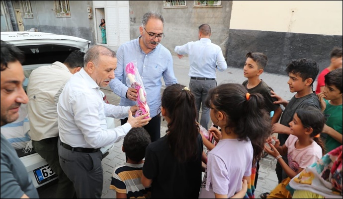 Girmedik Sokak, Çalmadık Kapı Bırakmıyor-(VİDEO)