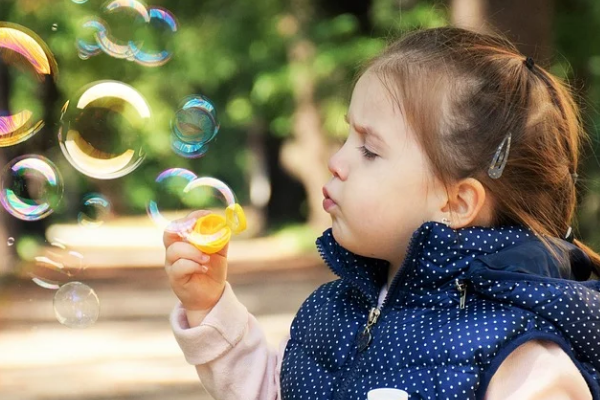 Gruplar halinde oynanan oyunlar çocuğun gelişimine katkı sağlıyor