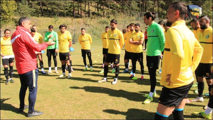 Gürses Kılıç Hoca, Şanlıurfaspor Kampını Değrlendirdi :4 Futbolcuya İhtiyacımız Var-(VİDEO)