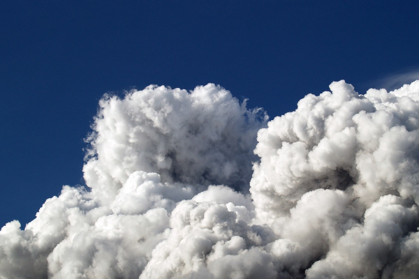 Hagari: Savaş uçakları, Lübnan'da Hizbullah'a ait çok sayıda mühimmat deposuna saldırdı