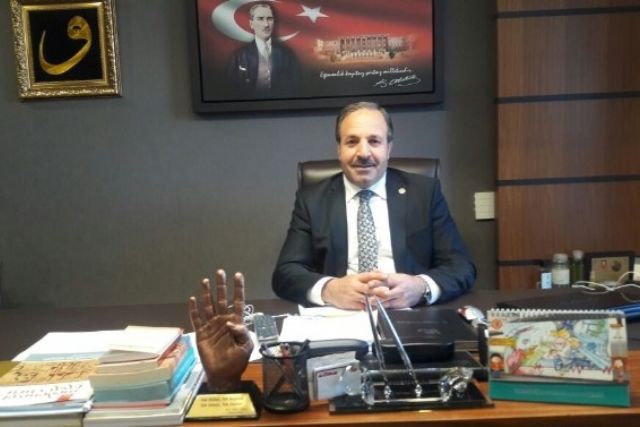 Halil Özcan’dan sigara uyarısı!