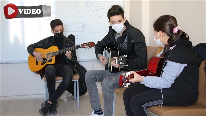 Haliliye Belediyesi Millet Evlerinde Meslek Öğreniyorlar