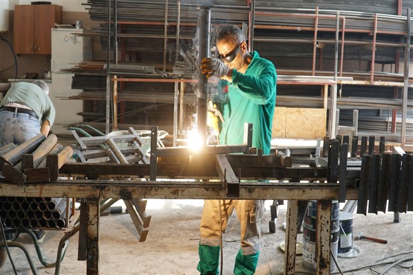 Haliliye'de üretilen banklar hizmete sunuluyor