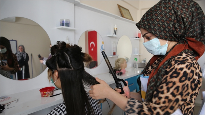 Haliliye’de Anneler Eğitimde Çocuklar Kreşte-(VİDEO)