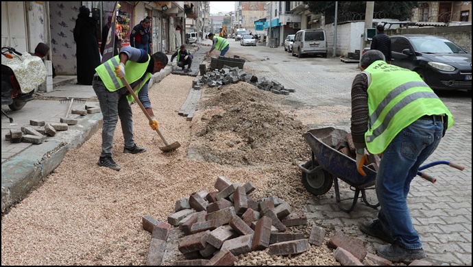  Haliliye’de Kilitli Beton Parke Döşeme Çalışmaları İle Sokaklar Yenileniyor