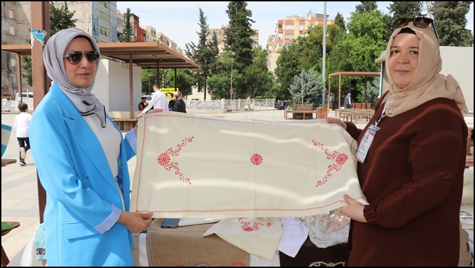 Hamarat Eller’den, Anneler Günü İçin Kermes