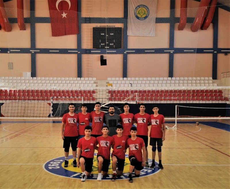 Harran Üniversitesi Voleybol Milli Takımına Sporcu Yetiştiriyor