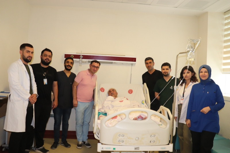 Harran üniversitesi hastanesi'nde 93 yaşındaki hastaya başarılı ercp operasyonu