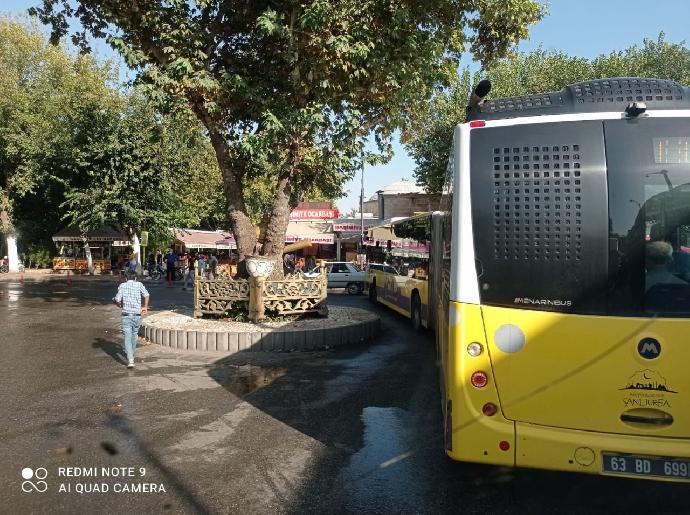 Hatalı park yapınca körüklü otobüs dönemedi-(VİDEO)