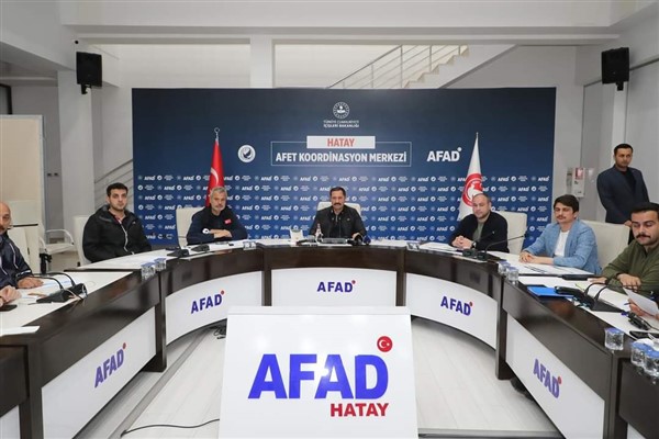 Hatay'da sağanak nedeniyle 2 ilçede eğitime ara verildi