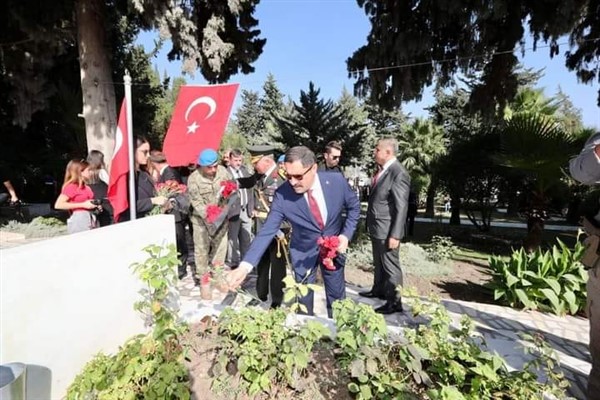 Hatay Valisi Masatlı, Antakya Şehitliğini ziyaret etti