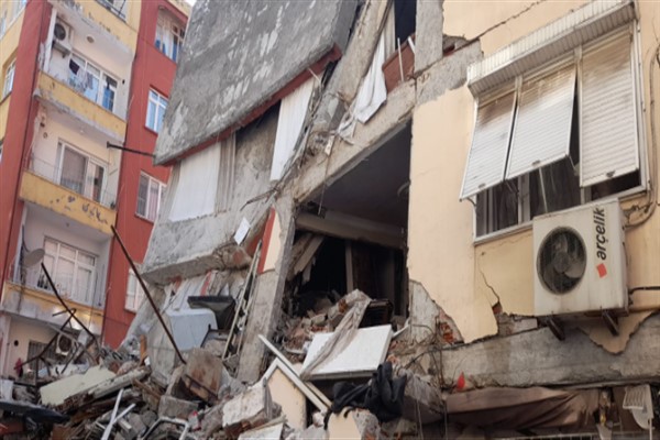 Hatay'da enkaz çalışmaları sürüyor