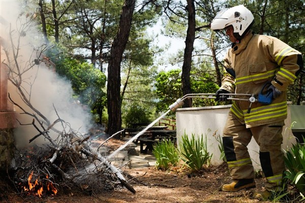 Hava sıcaklıkları arttı İzmir İtfaiyesi teyakkuza geçti