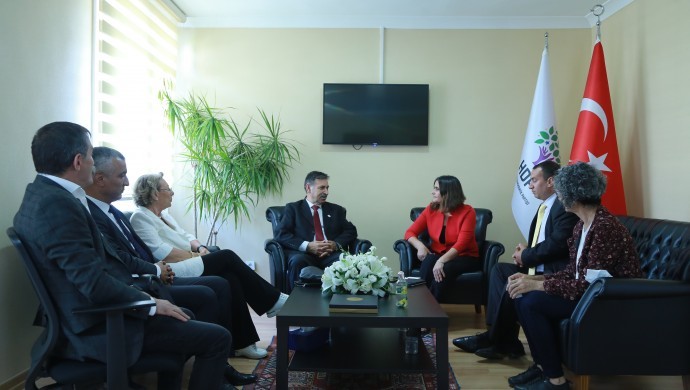 HDP’ye bayram ziyaretleri