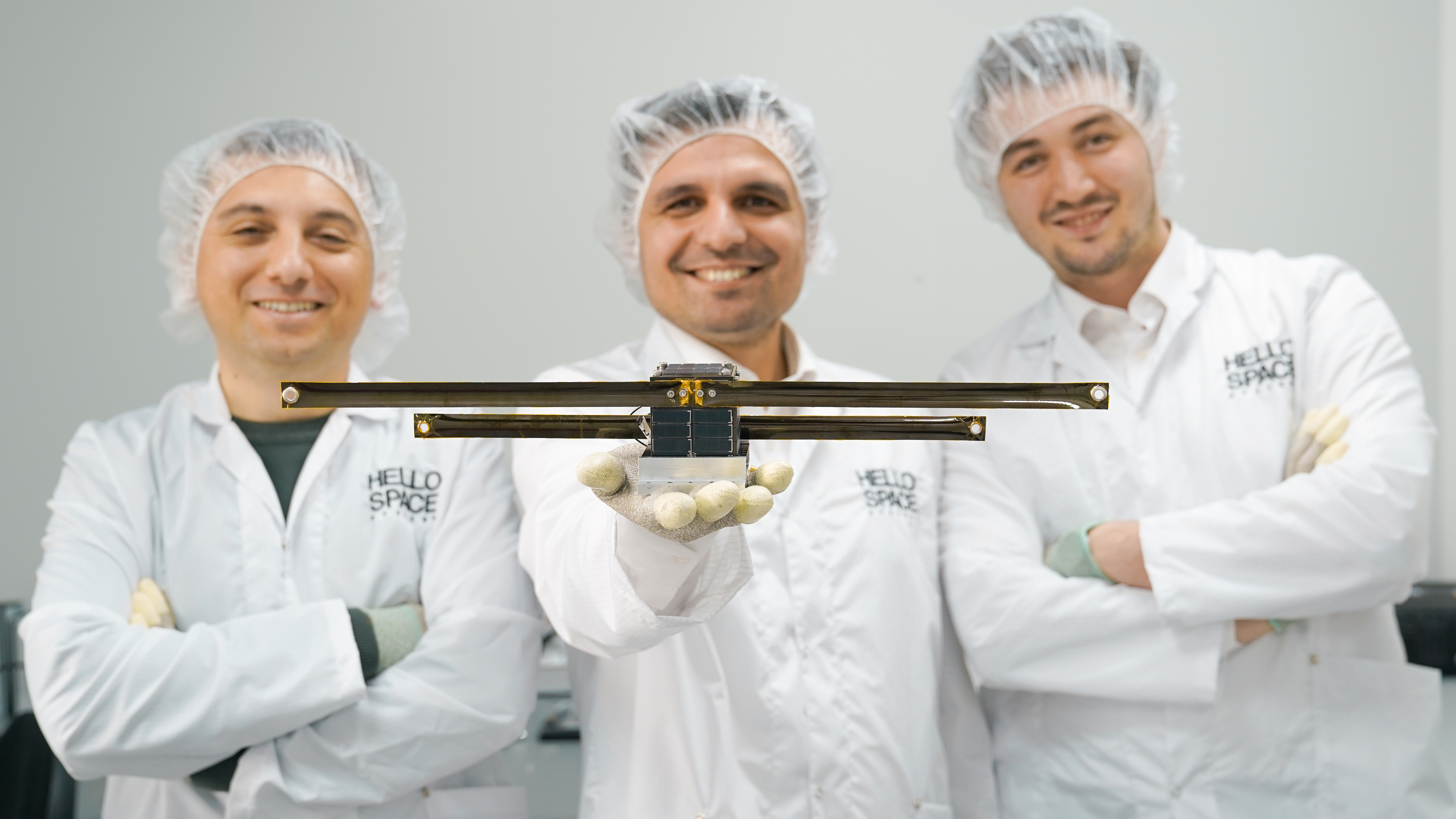 Hello Space’in ilk test cep uydusu ‘İstanbul’,  SpaceX Transporter-8 ile uzaya fırlatıldı