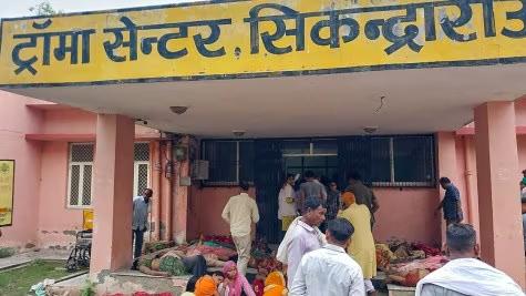 Hindistan'ın kuzeyindeki Hindu toplantısında 50'den fazla kişi ezilerek öldü 