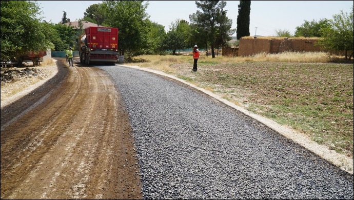 Hırsal Kalecik ve Mağarcık mahallelerinde sathi kaplama çalışmaları-(VİDEO)
