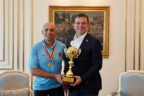 İBB Başkanı İmamoğlu, şampiyon golfçüyü ağırladı