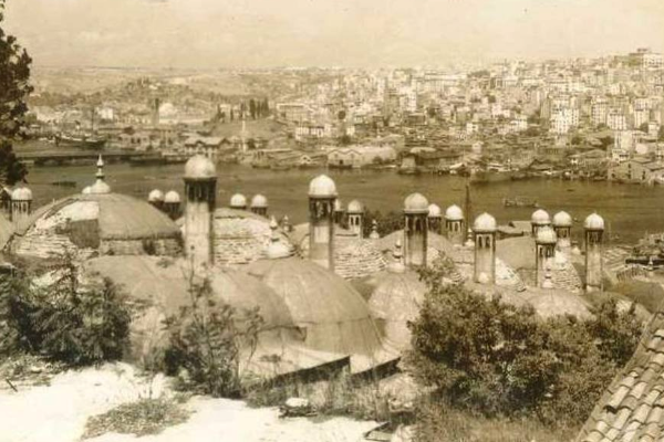 İBB'den Süleymaniye'yi perdeleyen yapı için acil durdurma istedi
