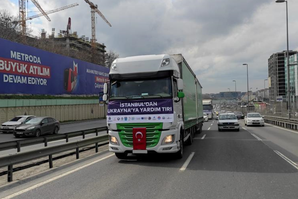 İBB Ukraynalı sığınmacılara yardım gönderdi