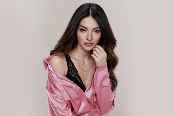 İç giyimin önde gelen markası SUWEN’in reklam yüzü Melisa Aslı Pamuk oldu “İçimde SUWEN var”