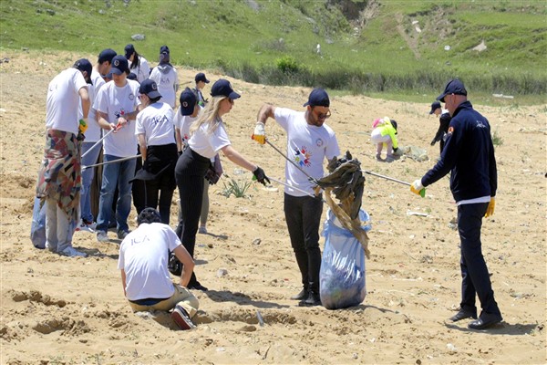 ICA Gönüllüleri, temiz dünya için 200 kilo atığı ayrıştırdı
