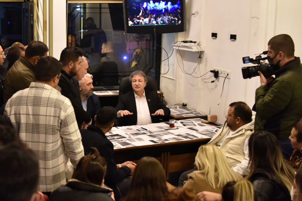 İduğ, Romanlar ile buluştu