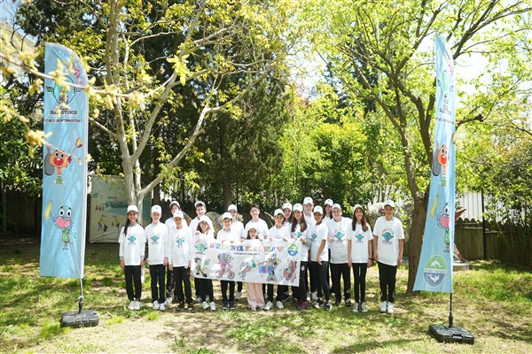 İklim Koruyucuları 1 saatte 33 kilo çöp topladı 