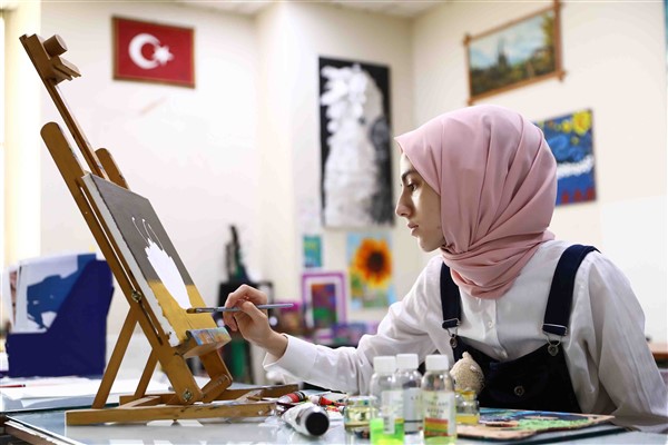 İşitme engelli Emine, Bağcılar Engelliler Sarayı’nda hayallerine kavuştu