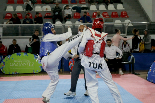 İşitme Engelliler Karate Ve Tekvando Türkiye Şampiyonası kıran kırana geçti 