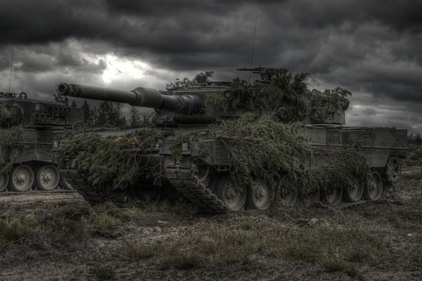 İsrail,  Hizbullah'ın tanksavar atış mevzisini ve roket rampalarını hedef aldı