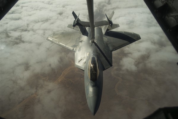 İsrail ordusu, Gazze’de 400'den fazla yeri vurdu 