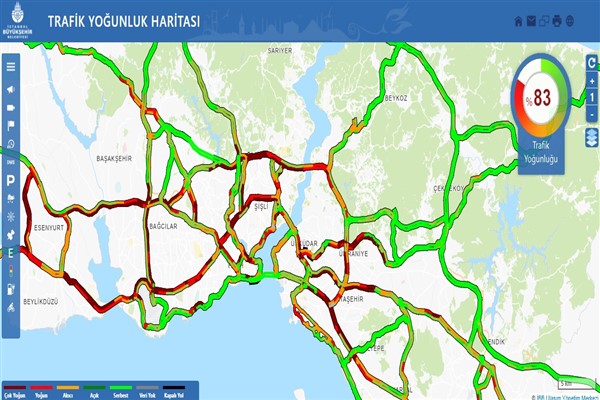 İstanbul'da kar başladı, trafik yoğunlaştı