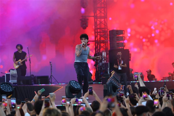 İstanbul Festivali'nin ikinci gününde Skapova, Yedinci Ev, Mavi ve Güneş sahne aldı