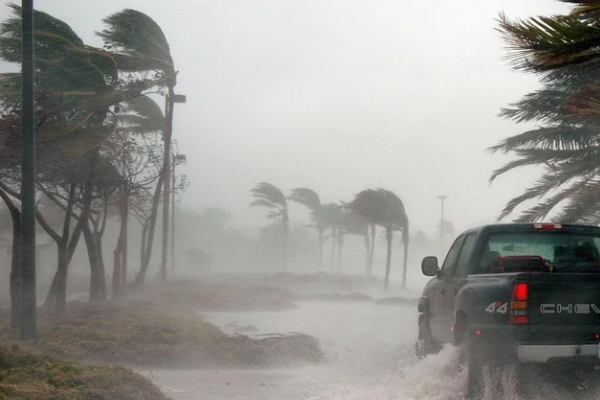 İstanbul fırtınalı ve yağışlı havanın etkisine giriyor