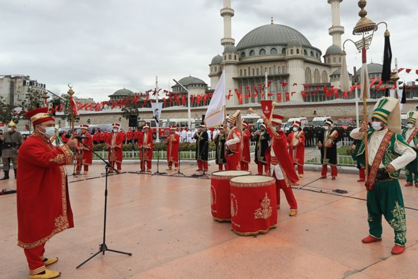 İstanbul’un kurtuluşu Taksim’de kutlandı