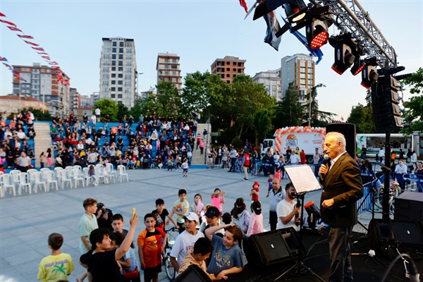 IV. Masal İstanbul Festivali’ne Küçükçekmece Gölü’nde renkli açılış