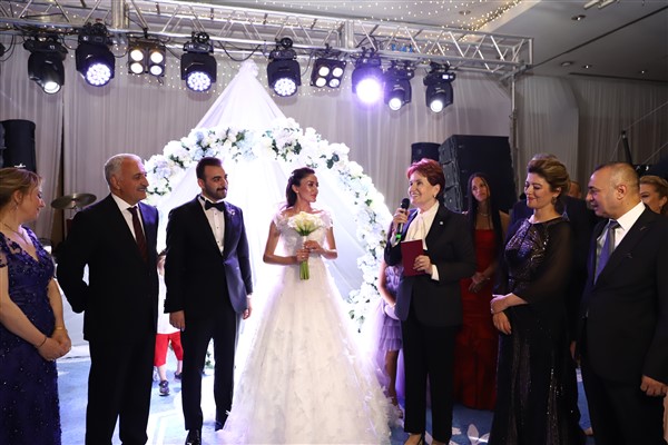 İYİ Parti Genel Başkanı Akşener, nikah şahidi oldu 